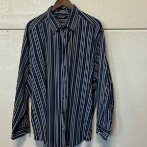 Roundtree & Yorke Men's Navy and Light Blue Vertical Stripe Dress Shirt